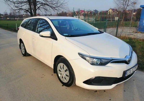 Toyota Auris cena 40000 przebieg: 214000, rok produkcji 2018 z Kosów Lacki małe 137